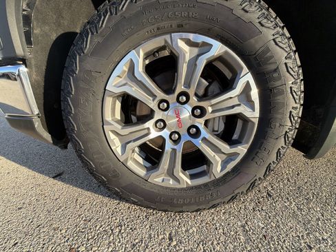 Used 2024 GMC Sierra 1500 SLT image 31