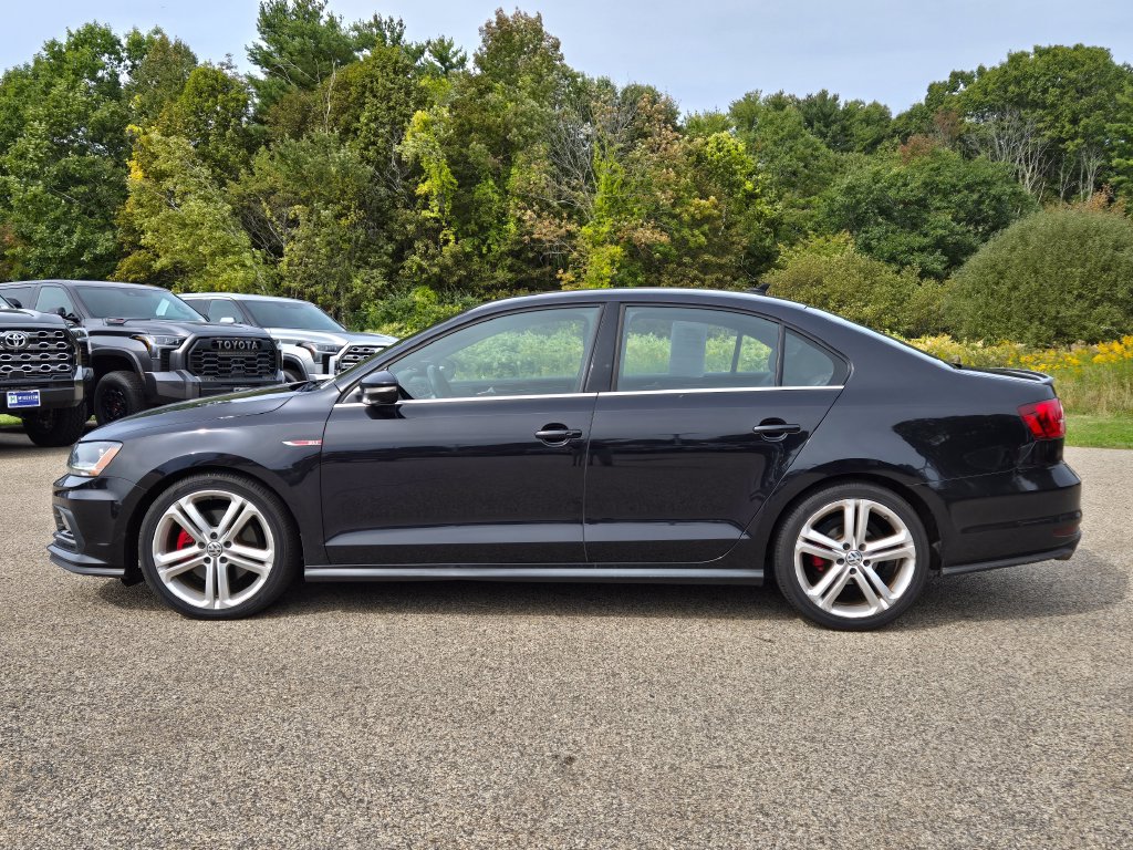 Used 2017 Volkswagen Jetta GLI FWD image 2