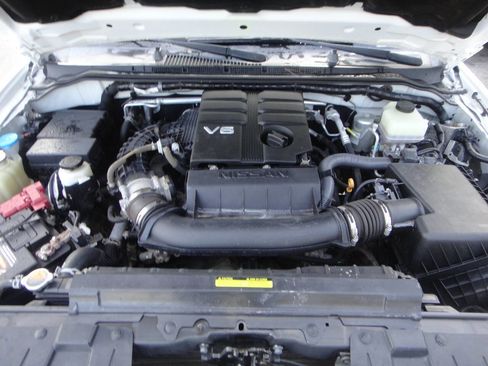 Used 2020 Nissan Frontier SV image 14