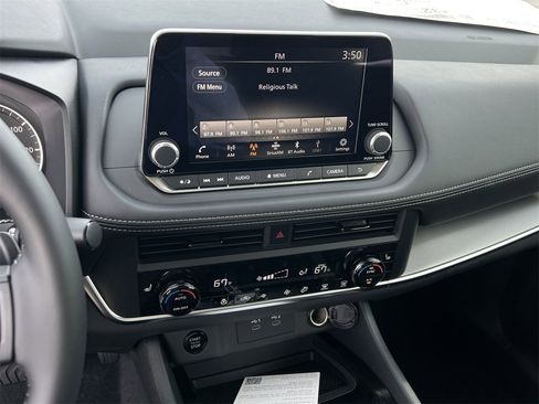 New 2026 Nissan Rogue SV image 10