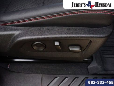 Used 2024 GMC Canyon AT4X image 24