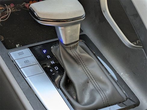 Certified 2024 Hyundai Elantra SEL image 12