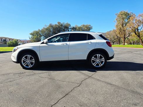 Used 2017 Mercedes-Benz GLA 250 4MATIC image 5