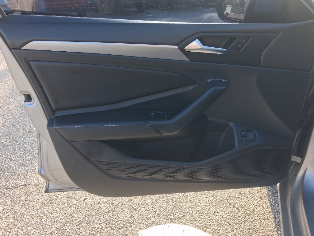Used 2022 Volkswagen Jetta SE FWD image 22