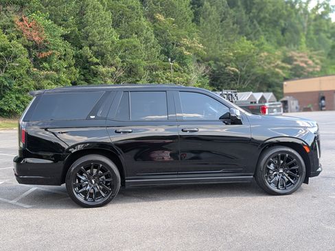 Used 2024 Cadillac Escalade Sport Platinum w/ LPO, ONYX Package AWD/4WD image 10