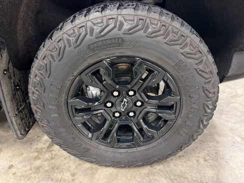 Certified 2022 Chevrolet Silverado 1500 ZR2 w/ Technology Package image 21