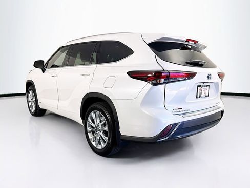 Used 2024 Toyota Highlander Limited image 7