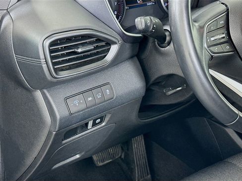 Certified 2023 Hyundai Santa Fe SEL image 10