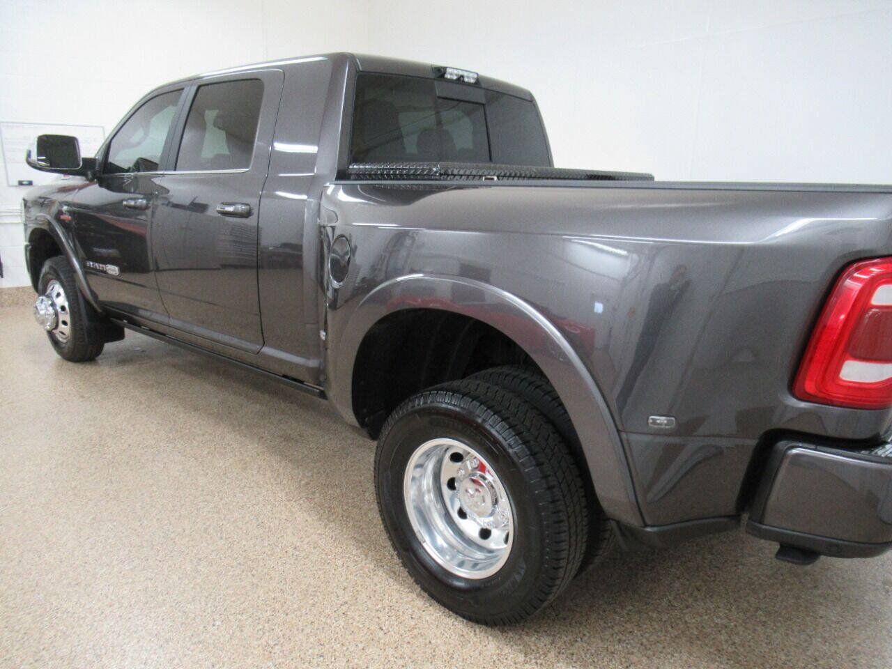 Used 2021 RAM 3500 Limited AWD/4WD image 3