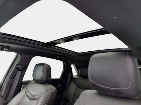 Used 2025 Cadillac XT5 Premium Luxury image 10