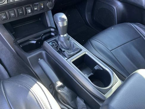 Used 2021 Toyota Tacoma TRD Off-Road w/ Technology Package image 29