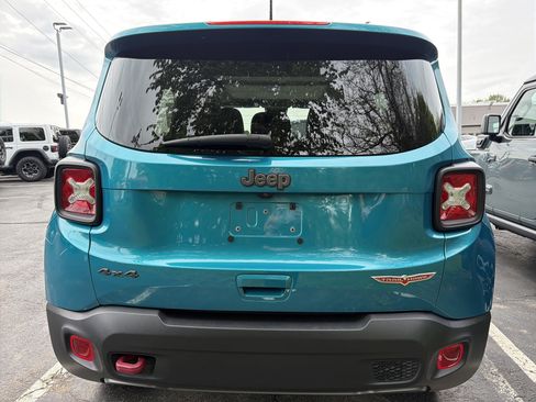 Certified 2021 Jeep Renegade Trailhawk w/ Sun & Sound Group AWD/4WD image 6