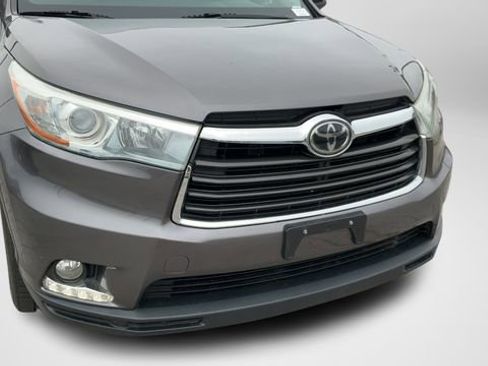 Used 2015 Toyota Highlander Limited Platinum FWD image 22