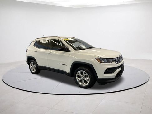 Certified 2024 Jeep Compass Latitude image 7