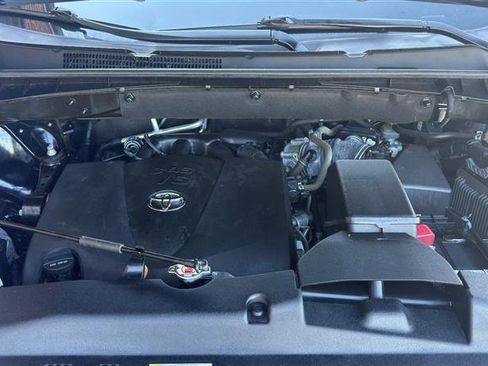 Used 2019 Toyota Highlander LE AWD/4WD image 8