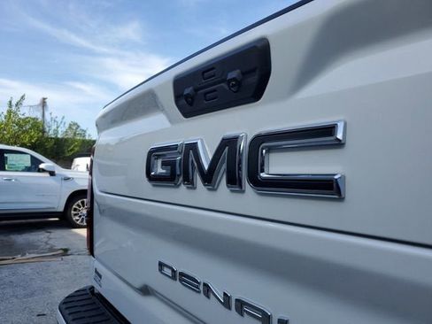 New 2026 GMC Sierra 3500 Denali Ultimate AWD/4WD image 7