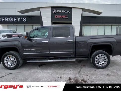 Used 2016 GMC Sierra 2500 Denali w/ Driver Alert Package image 5