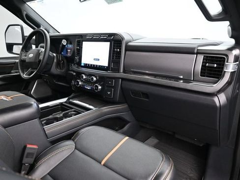 Certified 2024 Ford F250 Platinum AWD/4WD image 10