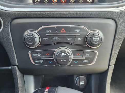 Used 2018 Dodge Charger GT image 27