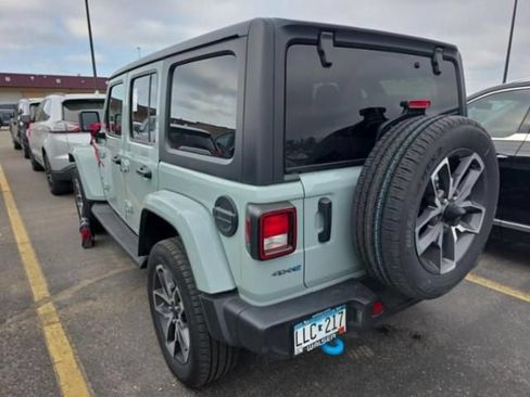 Used 2024 Jeep Wrangler Unlimited w/ Convenience Group AWD/4WD image 6