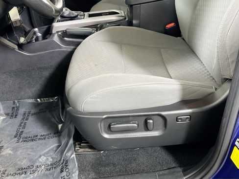 Used 2022 Toyota Tacoma SR5 w/ Technology Package image 18