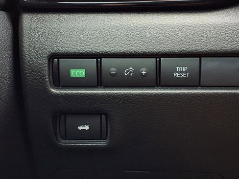 Used 2024 Nissan Sentra SV w/ All-Weather Package image 21