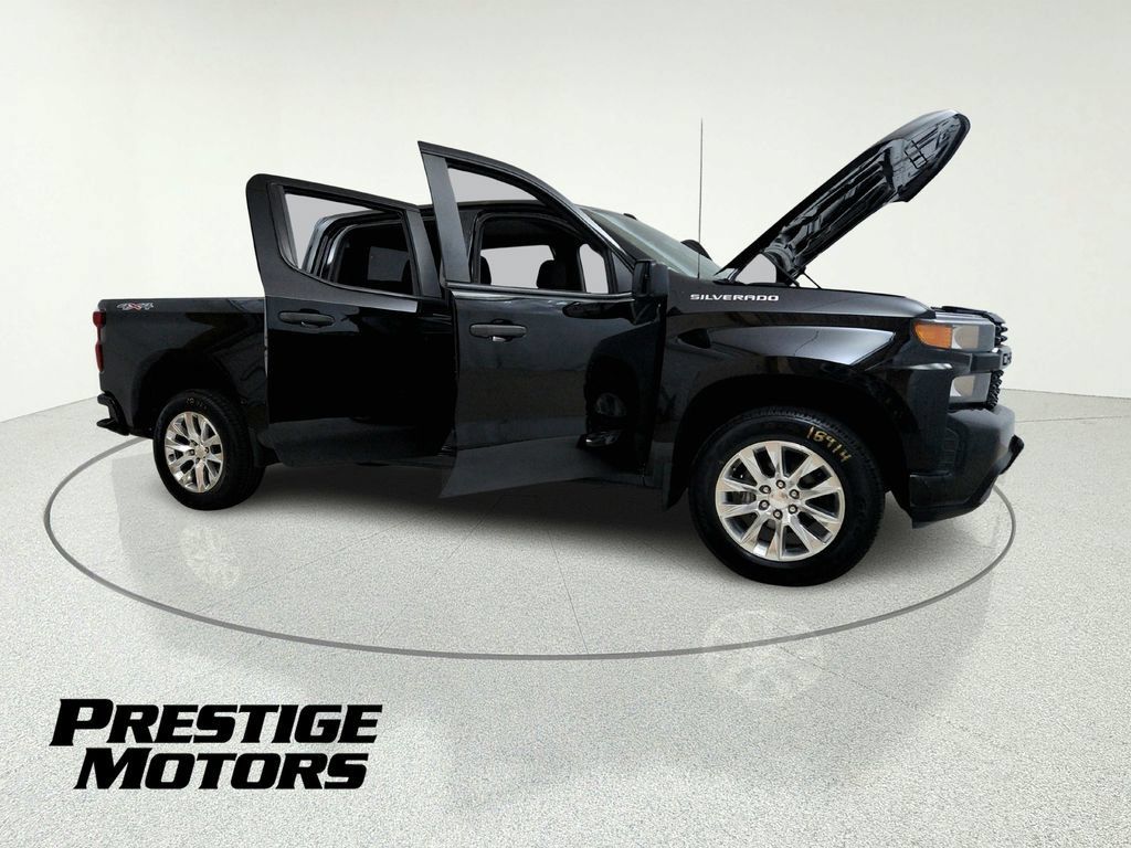 Used 2019 Chevrolet Silverado 1500 Custom w/ Custom Value Package AWD/4WD image 15