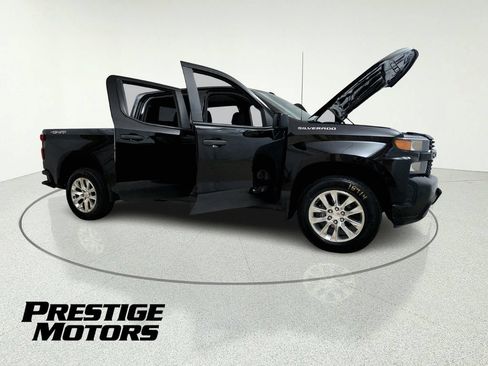 Used 2019 Chevrolet Silverado 1500 Custom w/ Custom Value Package AWD/4WD image 15
