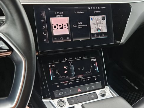 Used 2024 Audi Q8 e-tron Premium Plus AWD/4WD image 18