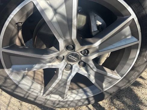 Used 2019 Audi Q5 2.0T Premium Plus w/ Premium Plus Package AWD/4WD image 3