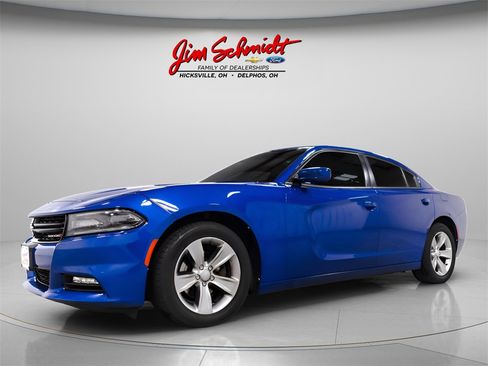 Used 2018 Dodge Charger SXT Plus w/ Driver Convenience Group image 3