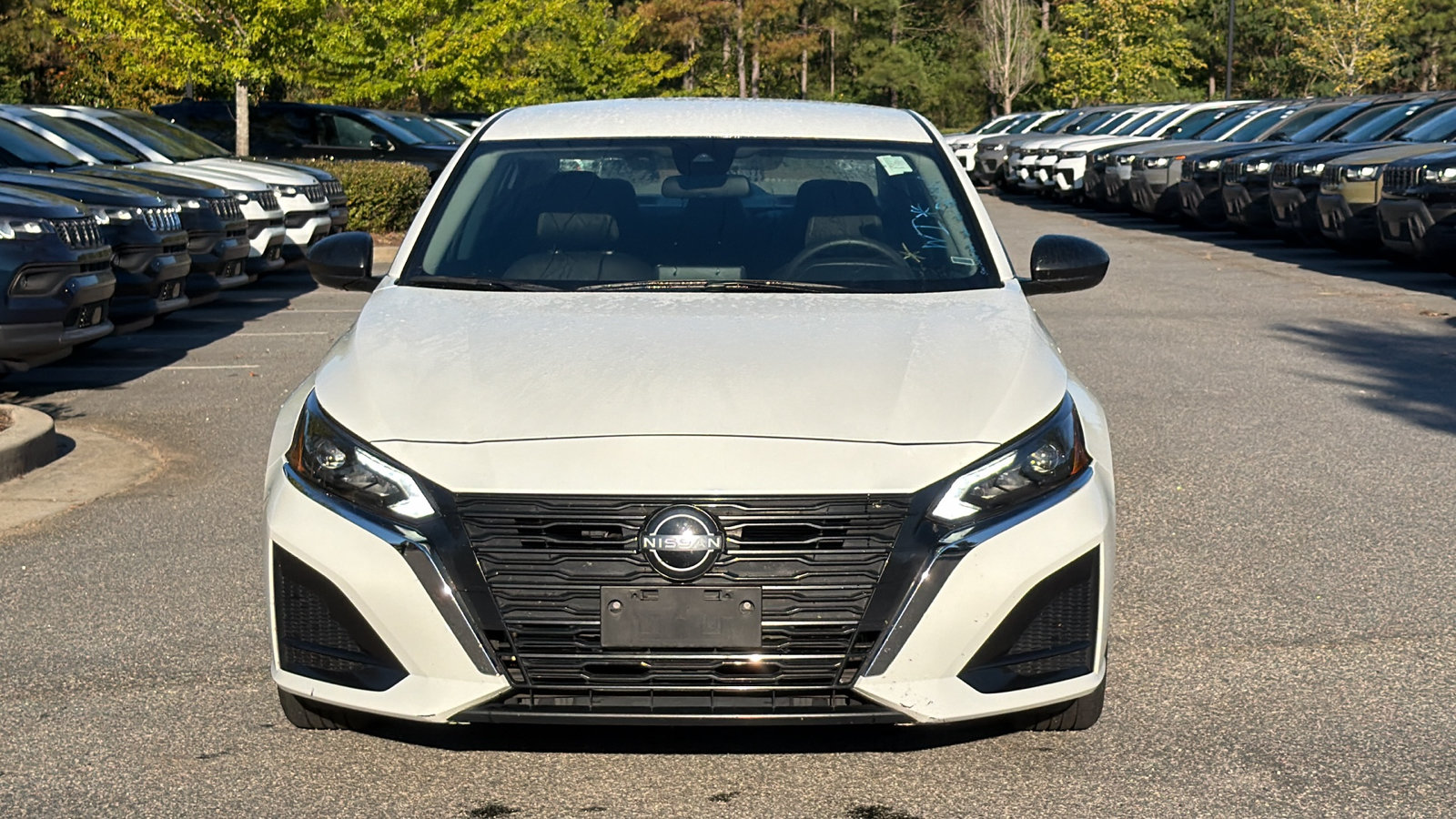Used 2025 Nissan Altima 2.5 SV FWD image 3