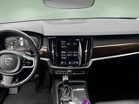 Used 2017 Volvo S90 T5 Momentum w/ Vision Package image 21