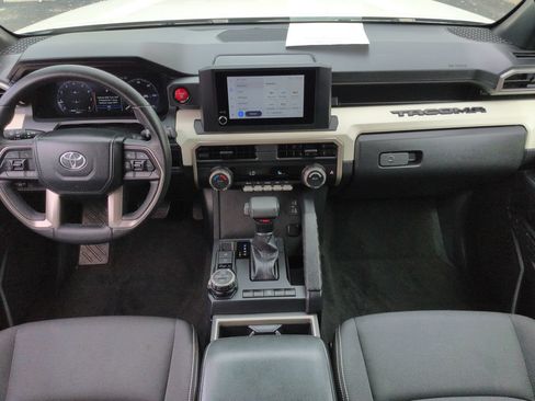 Used 2024 Toyota Tacoma TRD Off-Road AWD/4WD image 15
