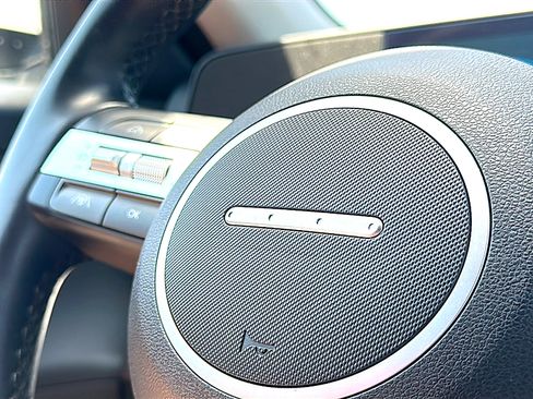 Used 2025 Hyundai Kona SEL FWD image 29