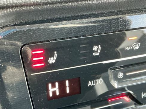 Certified 2025 Volkswagen Taos SEL w/ Black Wheel Plus Package image 19