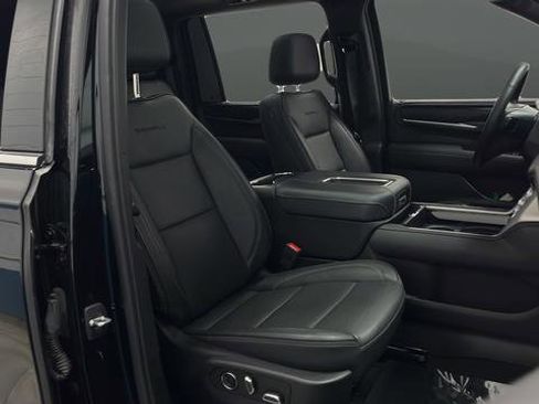 Used 2023 GMC Yukon XL Denali image 26