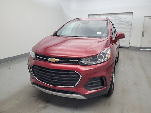 Used 2020 Chevrolet Trax LT w/ LT Convenience Package AWD/4WD image 15