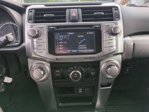 Used 2018 Toyota 4Runner SR5 AWD/4WD image 20