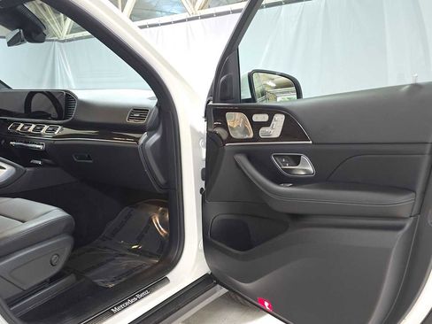 Used 2024 Mercedes-Benz GLE 350 GLE 350 w/ 3rd Row Seat Package image 10