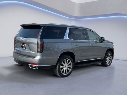 Used 2022 Cadillac Escalade Premium Luxury Platinum image 3