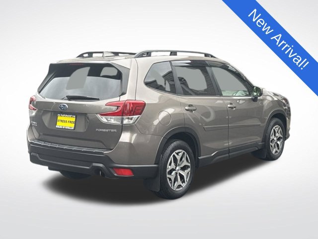 Used 2022 Subaru Forester Premium AWD/4WD image 7
