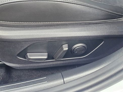 Certified 2021 Hyundai Elantra Limited w/ Cargo Package image 22