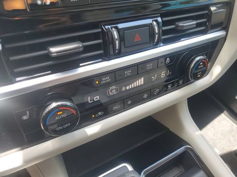 Certified 2023 Nissan Pathfinder SL FWD image 23
