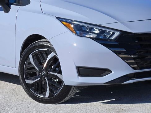 New 2025 Nissan Versa SR w/ Trunk Package image 4