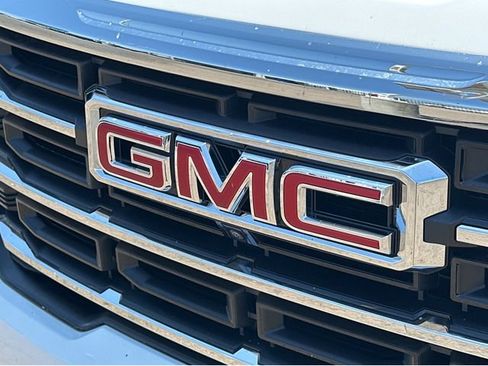 New 2025 GMC Acadia Elevation w/ Elevation Premium Package AWD/4WD image 36