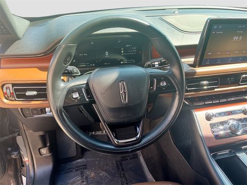 Used 2023 Lincoln Aviator Reserve image 11