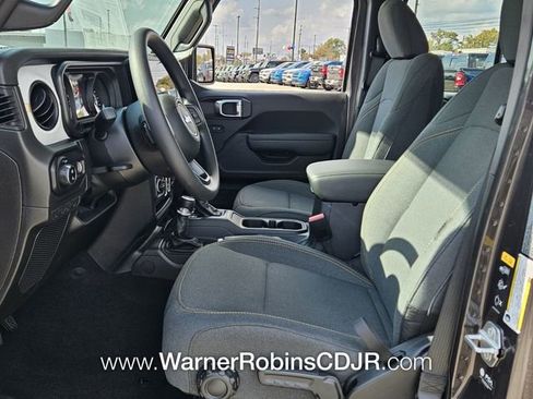 New 2026 Jeep Gladiator Sport image 5