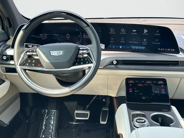 Used 2026 Cadillac Vistiq Luxury AWD/4WD image 2