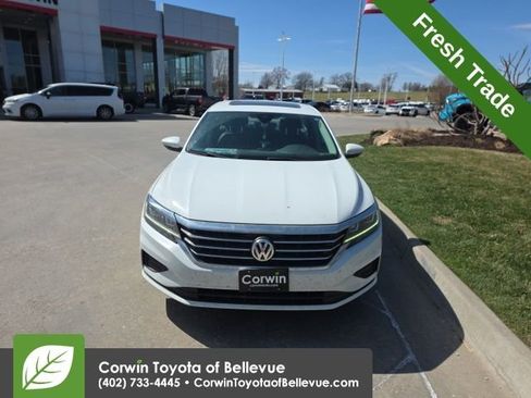 Used 2022 Volkswagen Passat 2.0T SE image 9